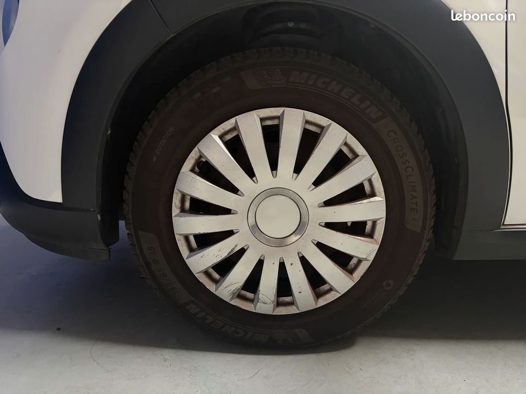 Citroen C3 Feel 82 ch - Origine France - Courroie effectuée - Radars de recul - GPS (image 30)