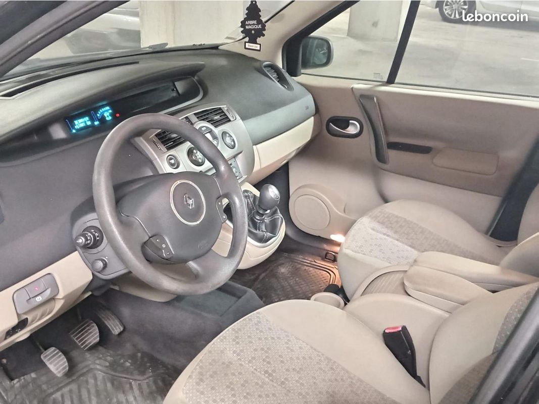 RENAULT SCENIC 1.9 dCi - 130 ch - GPS intégré (image 9)