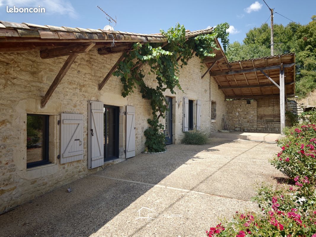 Maison 5 pièces 128 m² · à Lezay · 128 m² · 992 €/mois