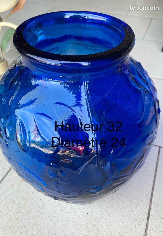 Vase en verre décor végétal (image 1)