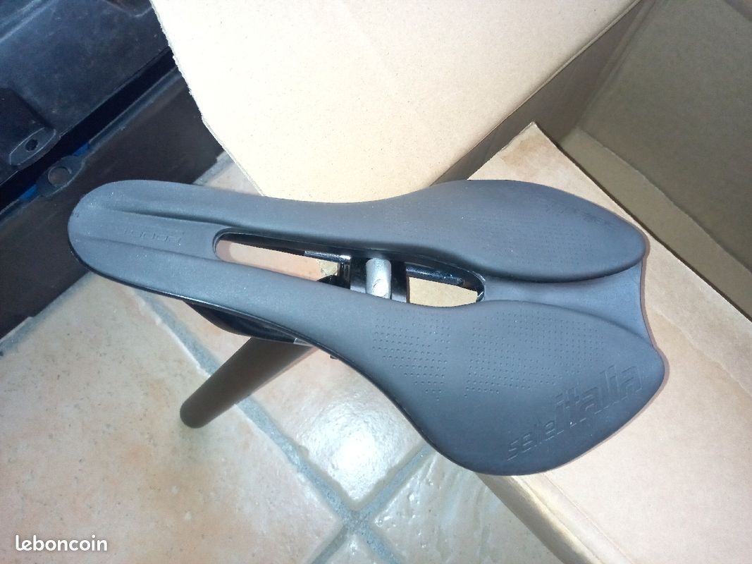 Selle ITALIA CRITÉRIUM Neuve d’époque velo ancien collection