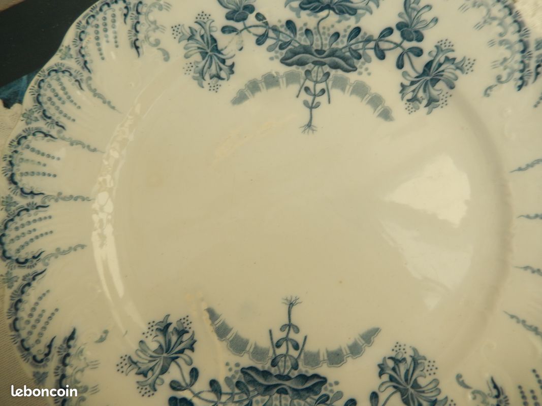 1 plat St Amand et Hamage motif "Régence" - bleu - Terre de fer (image 3)