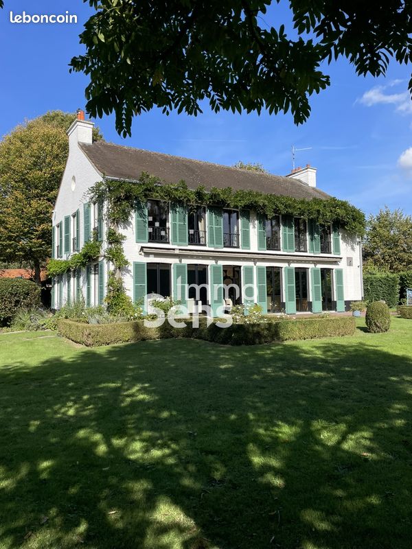 Maison 6 pièces 266 m² · à Croix · 266,3 m² · 1 349 000 €