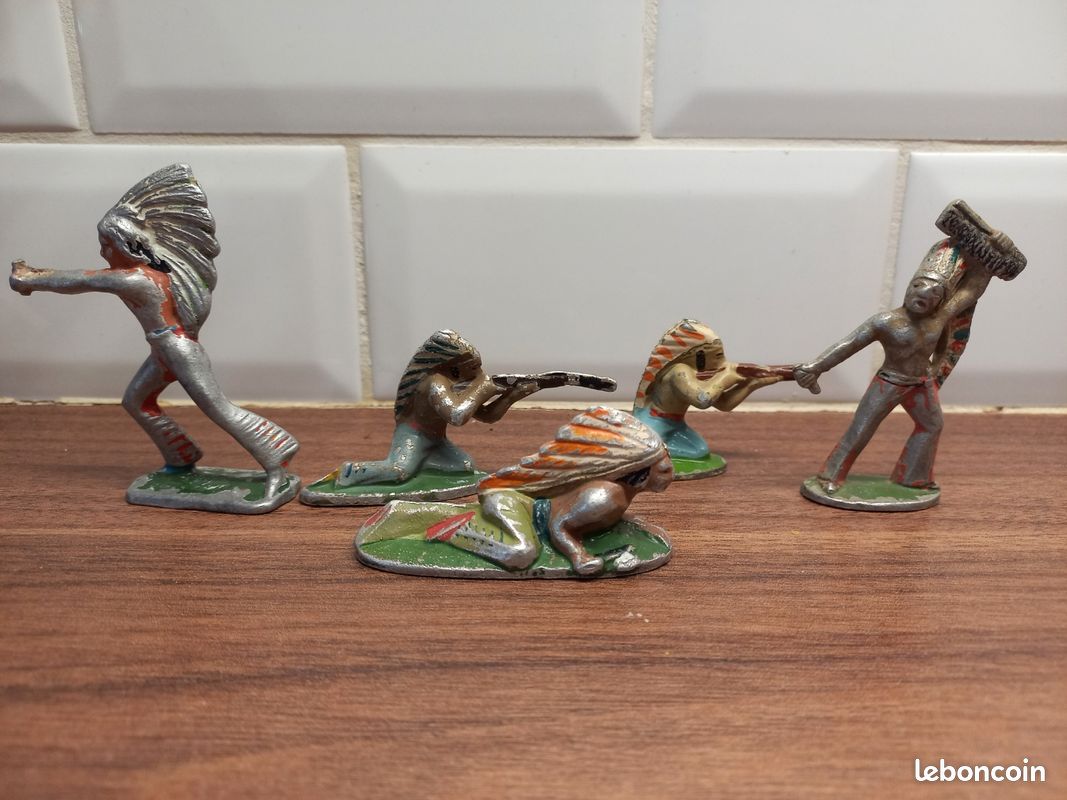 Lot De 8 Figurines Indiennes Quiralu En Aluminium – Avec Accessoire