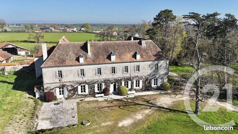 Château 25 pièces 785 m²