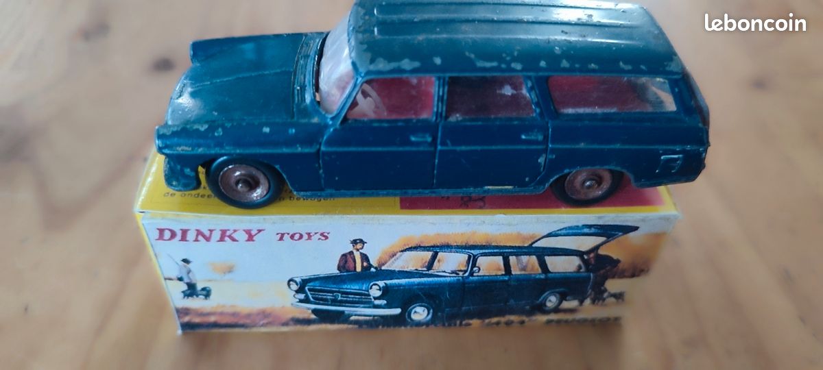 Dinky Toys Peugeot 404 Crème - Réf 533 - Avec Vitres - Échelle 1:43 - Occasion