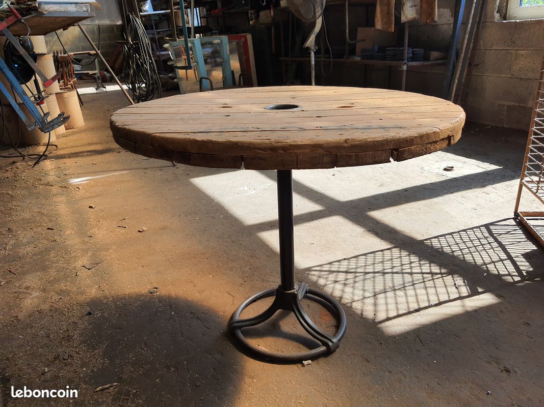 Table ronde (image 1)