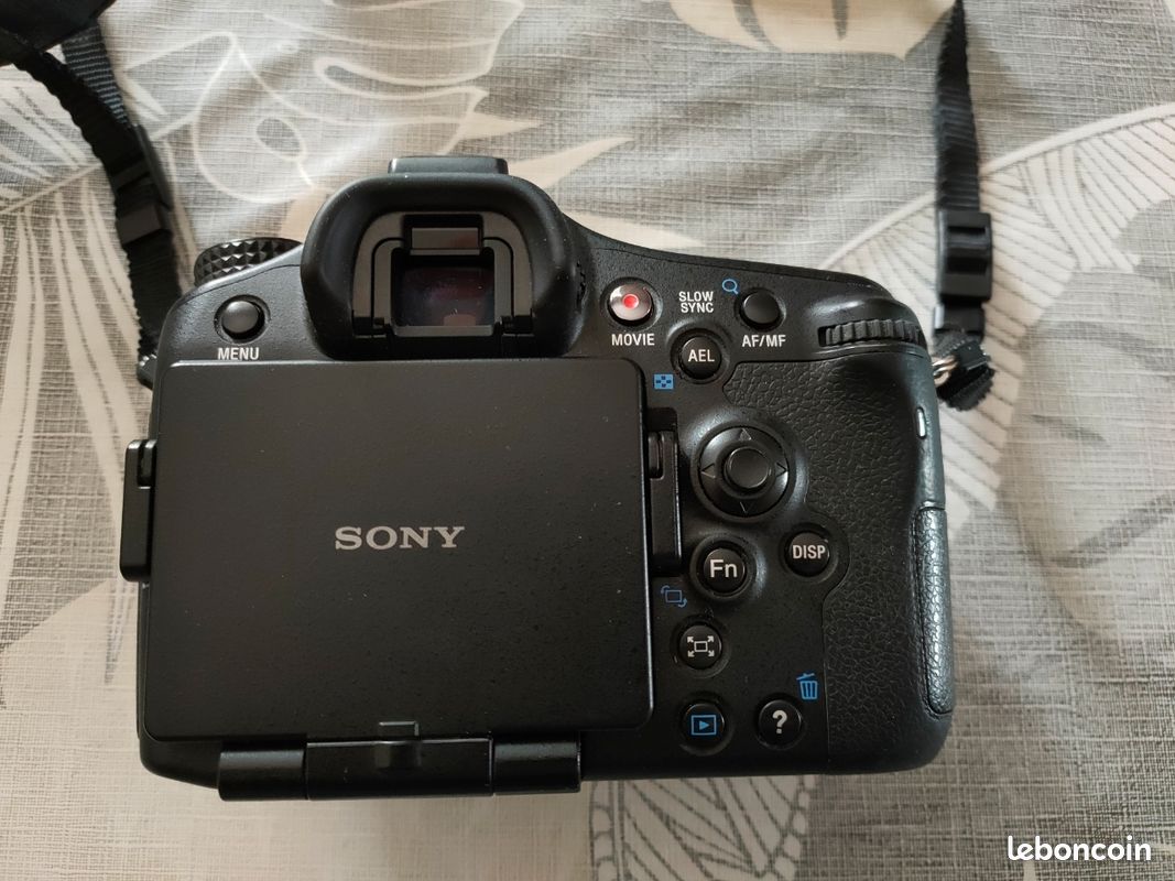 Réflex Sony A77V APS-C moins de 6000 déclenchements Réflex Sony A77V APS-C moins de 6000 déclenchements