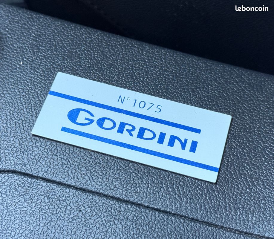 RENAULT CLIO III (2) 2.0 16V 203 RS GORDINI + 1ERE MAIN FR + FUTUR COLLECTOr (image 7)