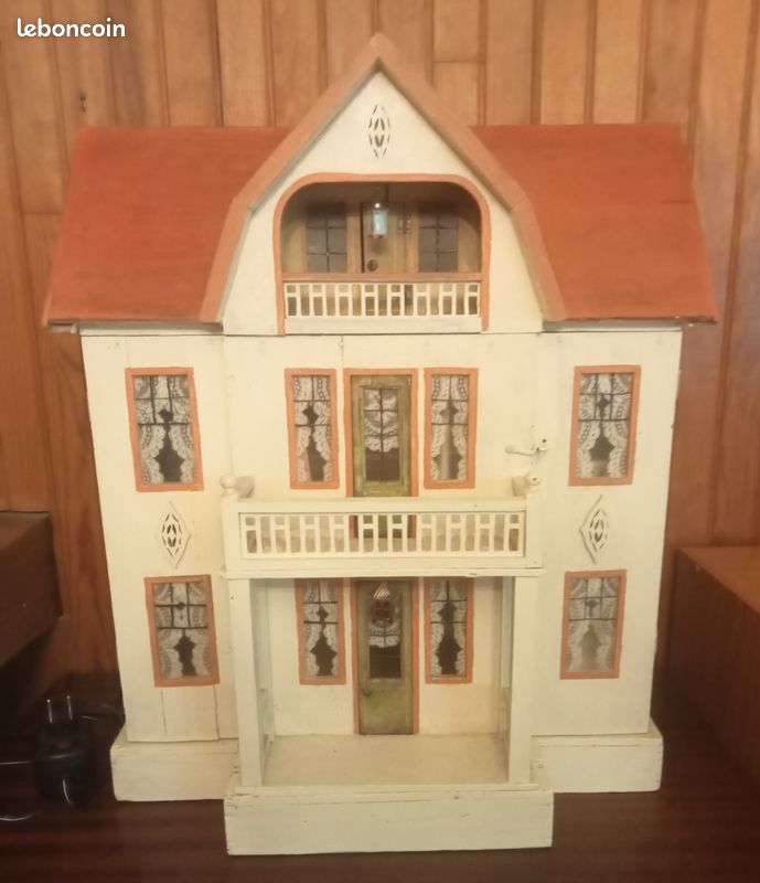 Maison De Poupée Ancienne – Charme Rétro Pour Collection