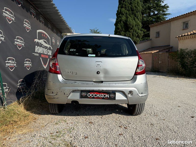 Dacia Sandero 1.4 GPL Essence 75ch (image 2)