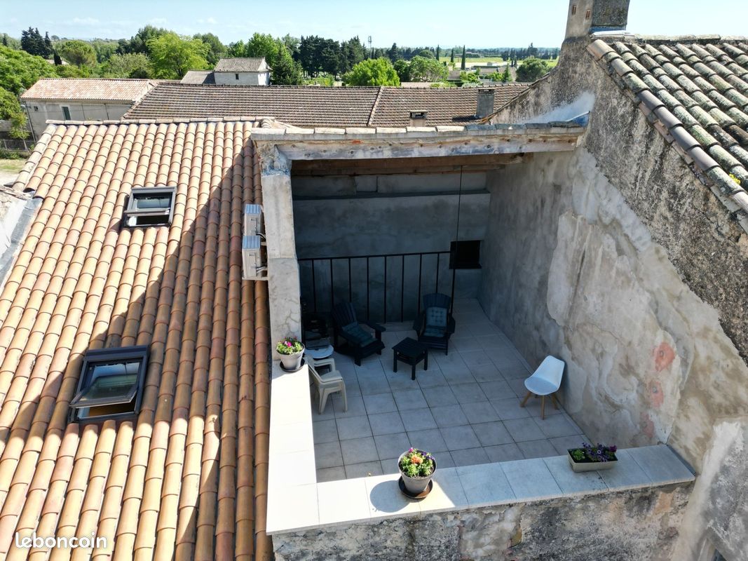 Maison 5 pièces 190 m² · à Violès · 190 m² · 1 200 €/mois