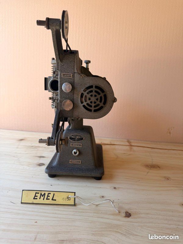 Caméra Cinéma Vintage EMEL C91 – France – Acier Inoxydable – Occasion