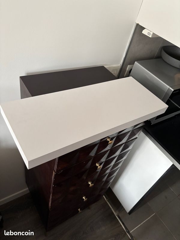 Etagère murale blanc avec le support intégré (image 1)