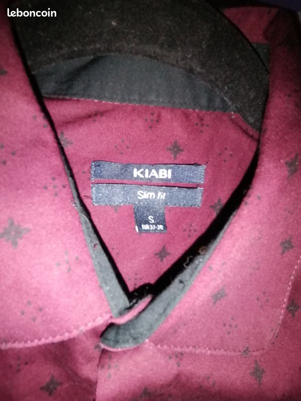 Chemise slim fit bordeaux et motif noir (image 2)
