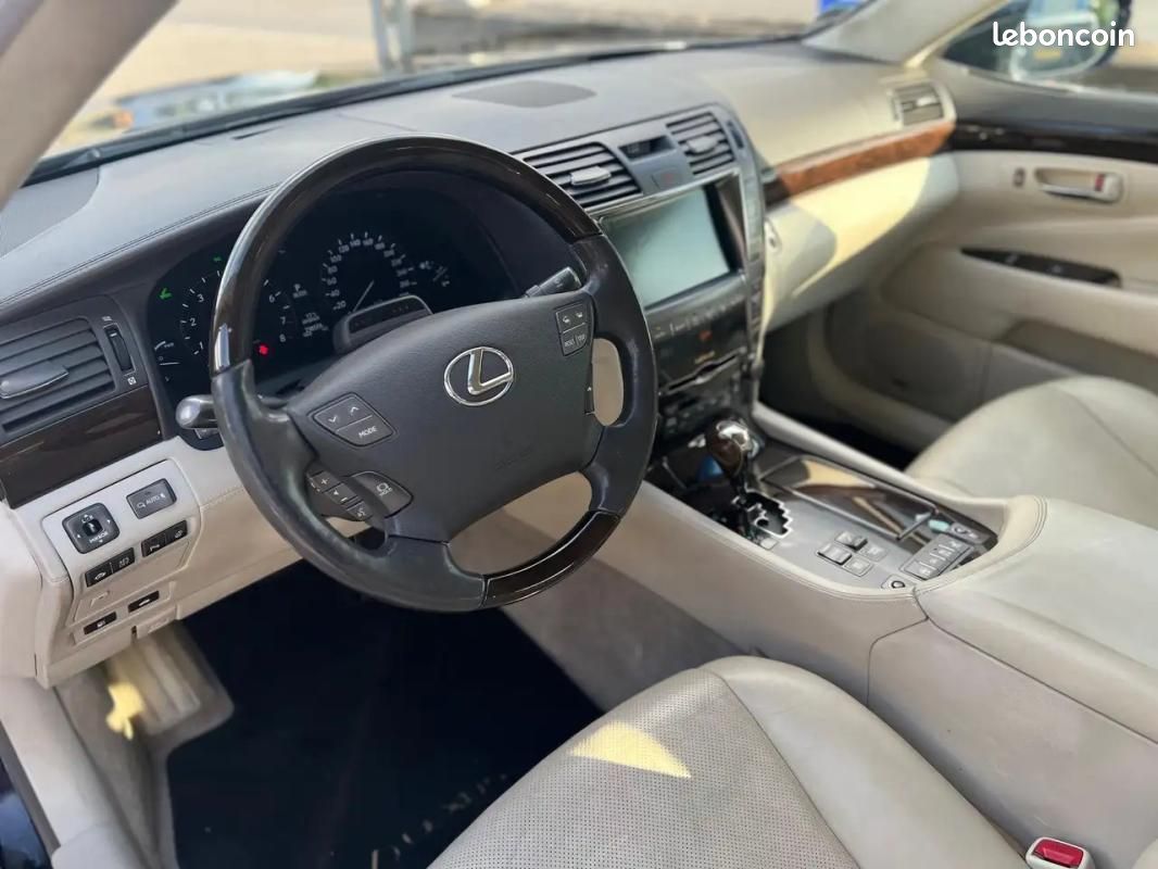 Lexus LS 600 LEXUS LS600 HYBRID 394 CH 4X4 BVA - CAMÉRA D'AIDE AU STATIONNEMENT HAYON ARRIÈRE ÉLE... (image 13)