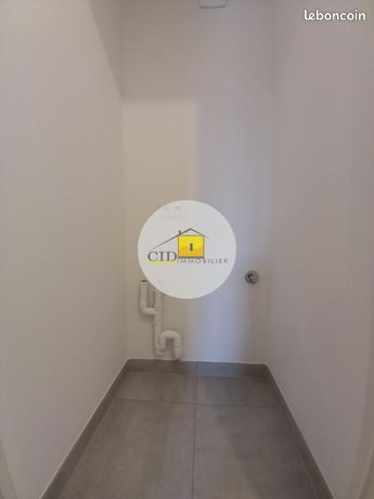https://img.leboncoin.fr/api/v1/lbcpb1/images/ca/3d/b3/ca3db3f44a62304bcaa58c1615c75d29c1859b57.jpg?rule=ad-image