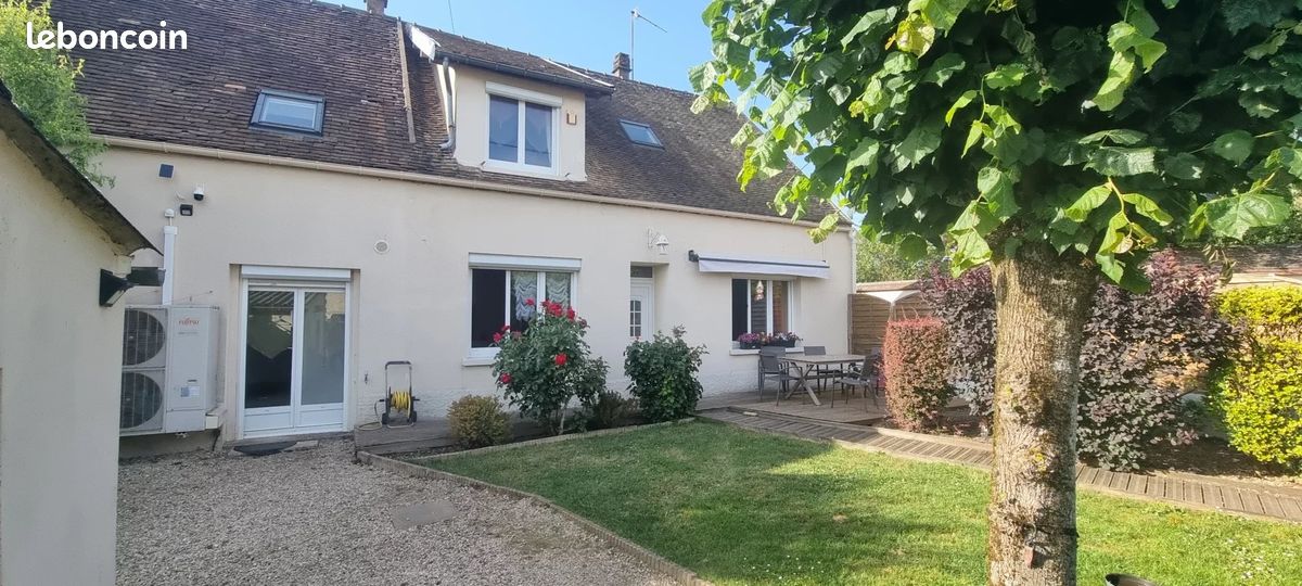 Maison 5 pièces 116 m² · à Saint-Sérotin · 116 m² · 180 000 €