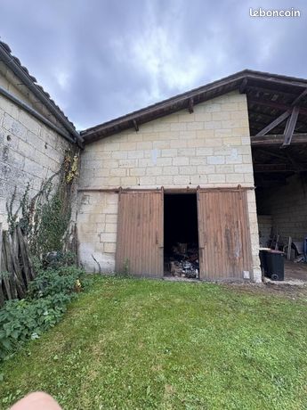 Hangar 97 m² Genissac