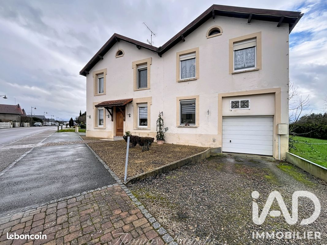 Maison 8 pièces 188 m² · à Batilly · 188 m² · 290 000 €
