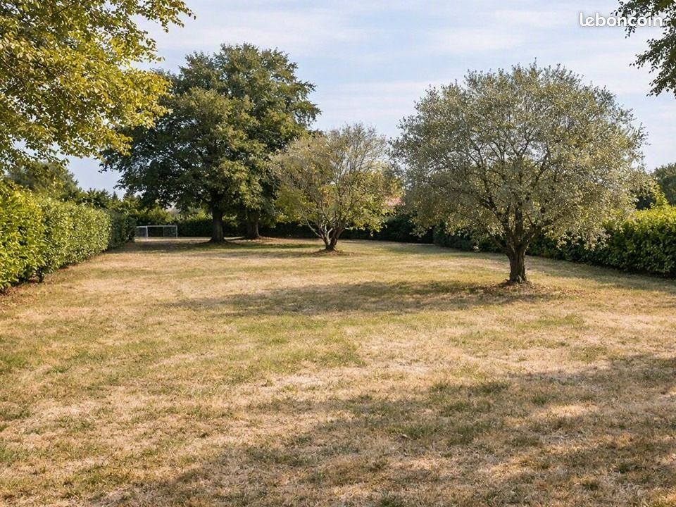 Terrain 565 m² Saint Laurent D Arce · à Saint-Laurent-d'Arce · 94 000 €