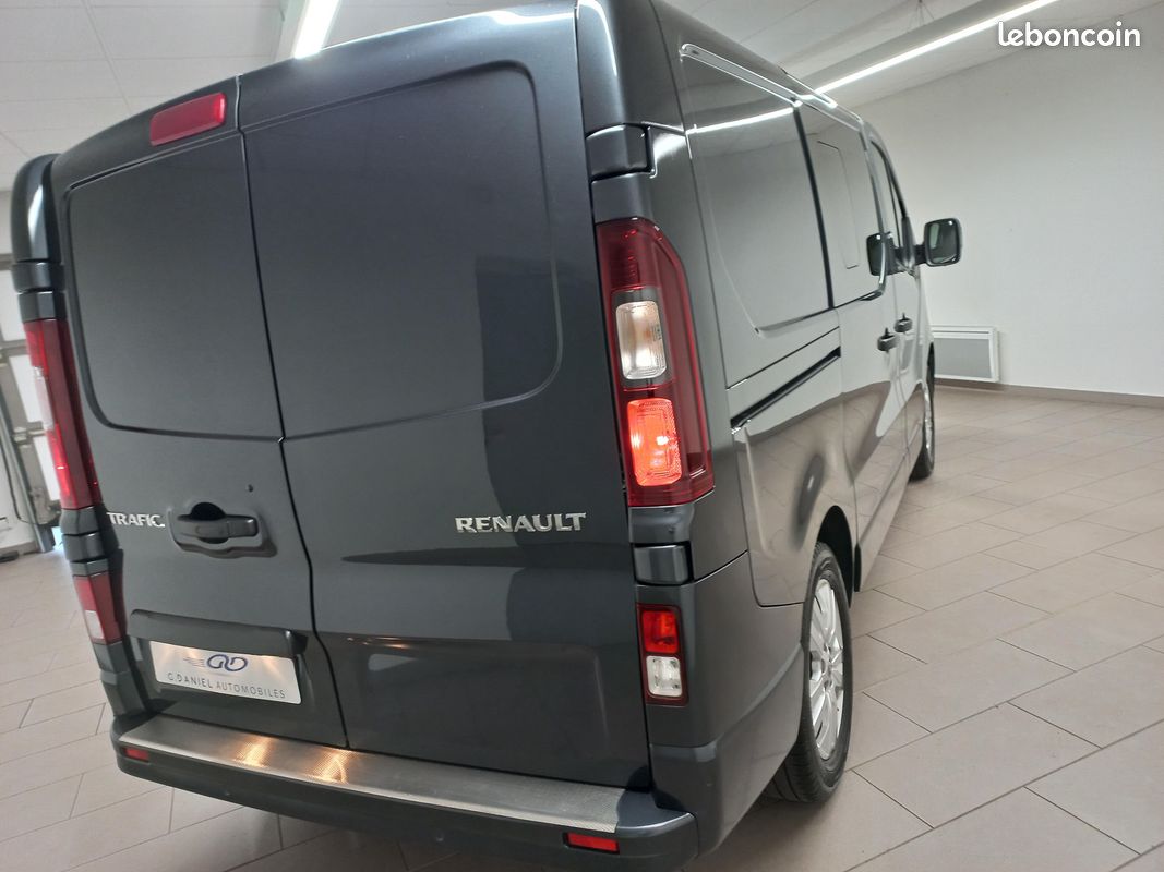 Renault trafic ca l1h1 3000 kg blue dci 170 edc grand confort (image 5)