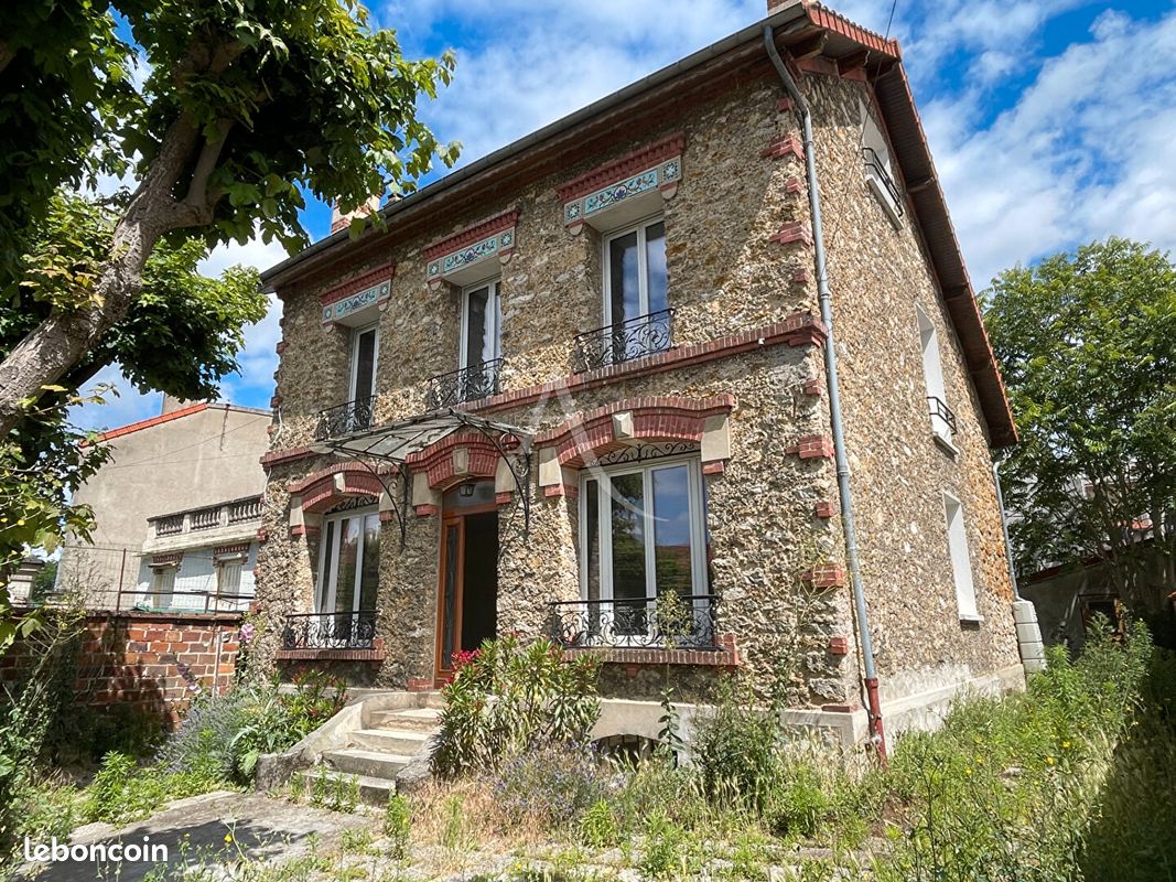 Maison 7 pièces 150 m² · à Champigny-sur-Marne · 150 m² · 2 500 €