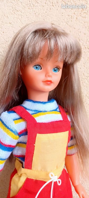 TENUE POUR POUPÉE NATHIE OU CATHIE BELLA - Année 1983
