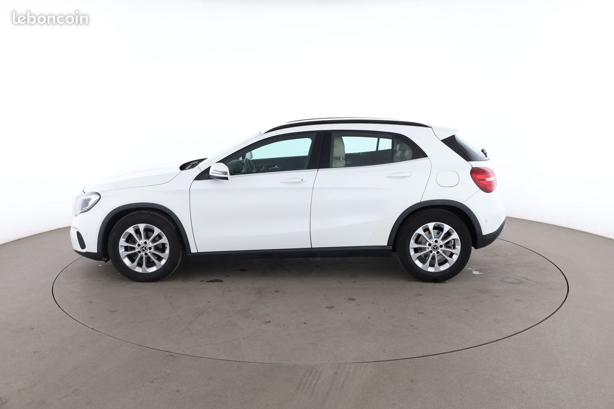 Mercedes-Benz GLA 200 d Inspiration 7G-DCT 136 ch (image 11)