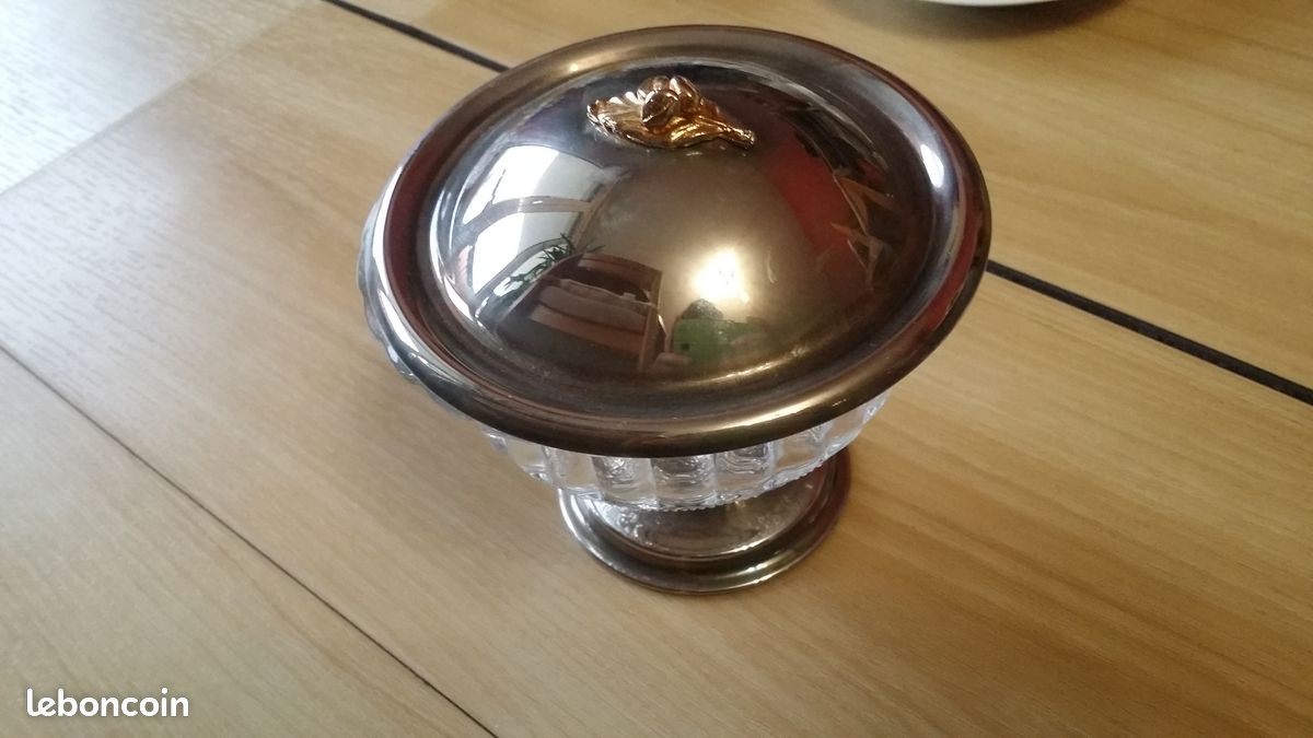 Sucrier ou bonbonnière verre ciselé et métal (image 2)