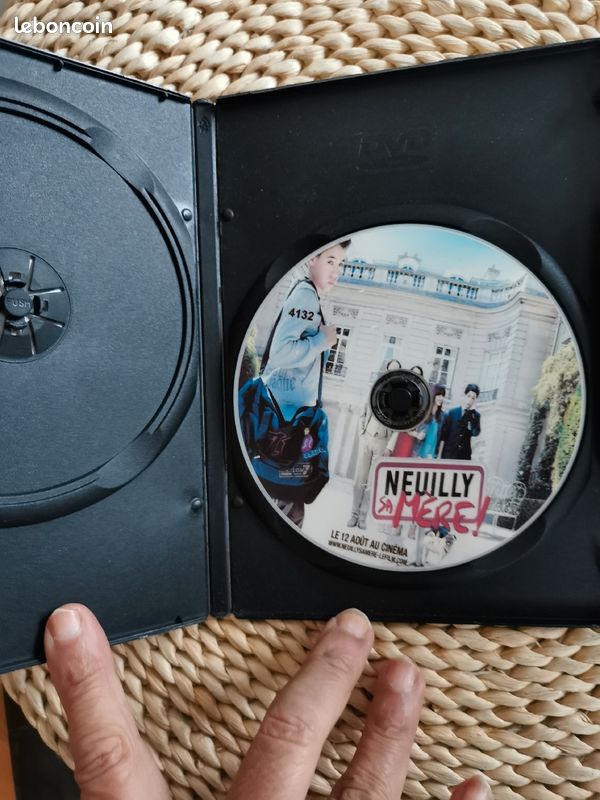 Film CD *Neuilly sa mère" (image 1)