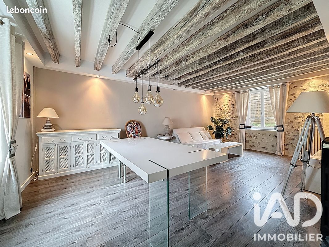 Maison 7 pièces 152 m² · à Bruyères-le-Châtel · 152 m² · 379 000 €