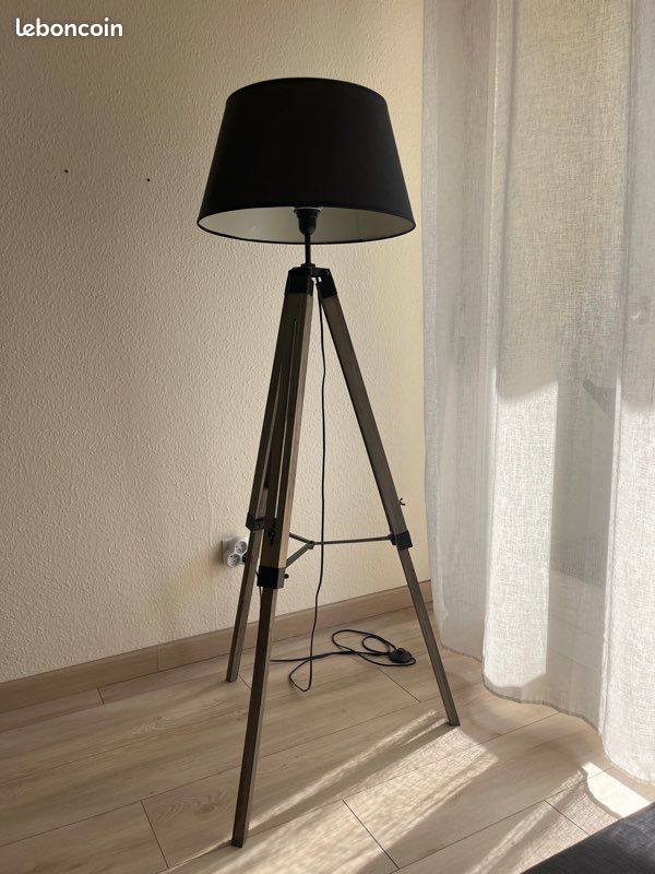 Luminaire sur pied (image 1)