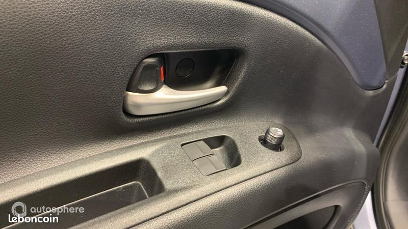 Toyota Aygo X 1.0 VVT-i 72ch Design S-CVT MY24 (image 33)