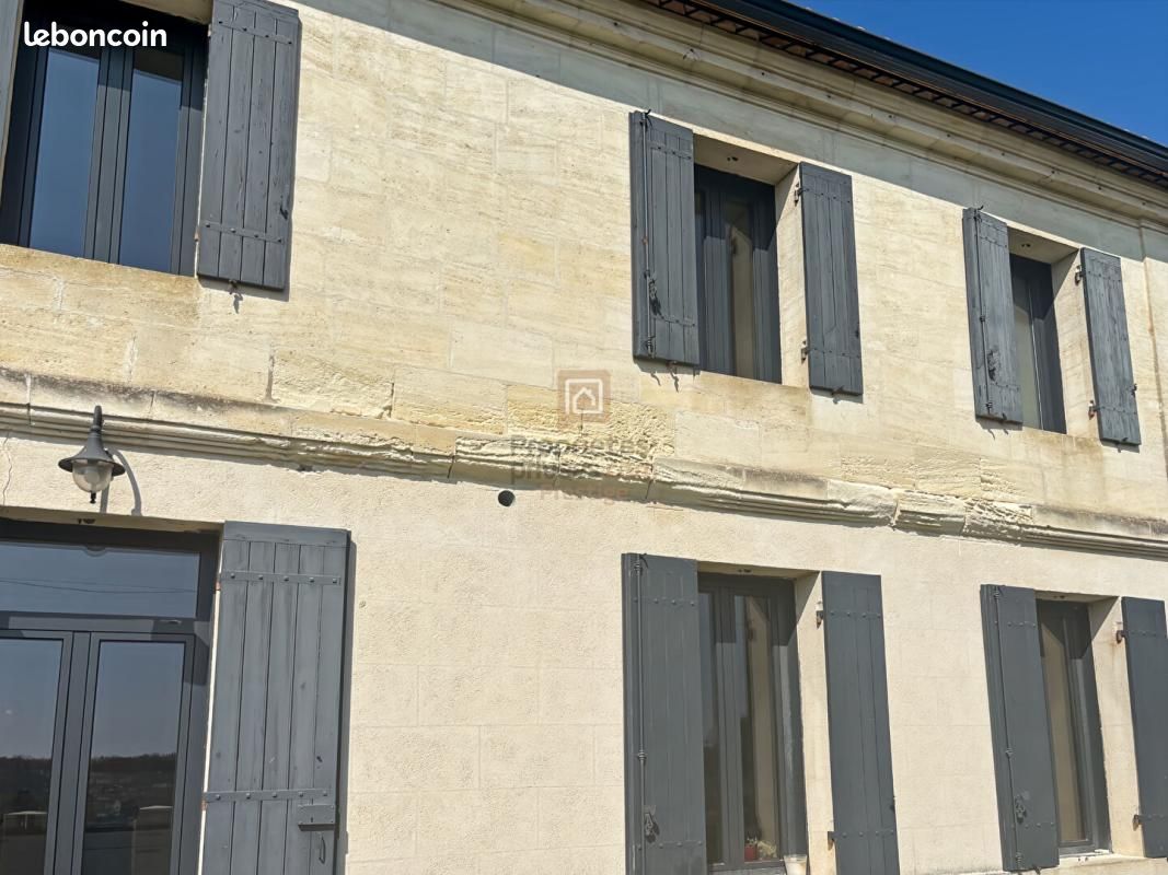 Maison 9 pièces 300 m² · à Vayres · 300 m² · 749 000 €