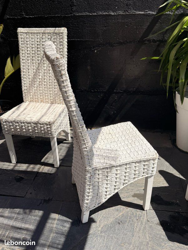 Chaises en rotin (image 1)