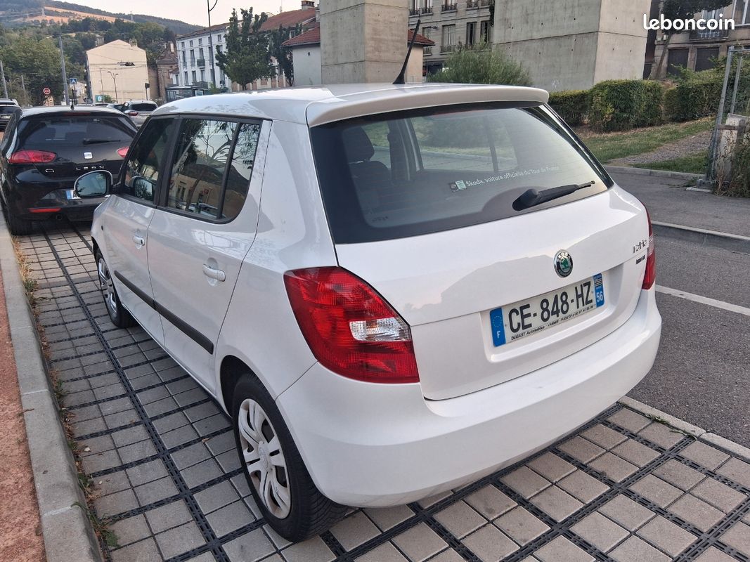 Skoda fabia 1.6 tdi 75cv Ambition (image 4)