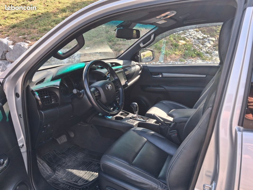 Toyota hilux invincible (image 3)