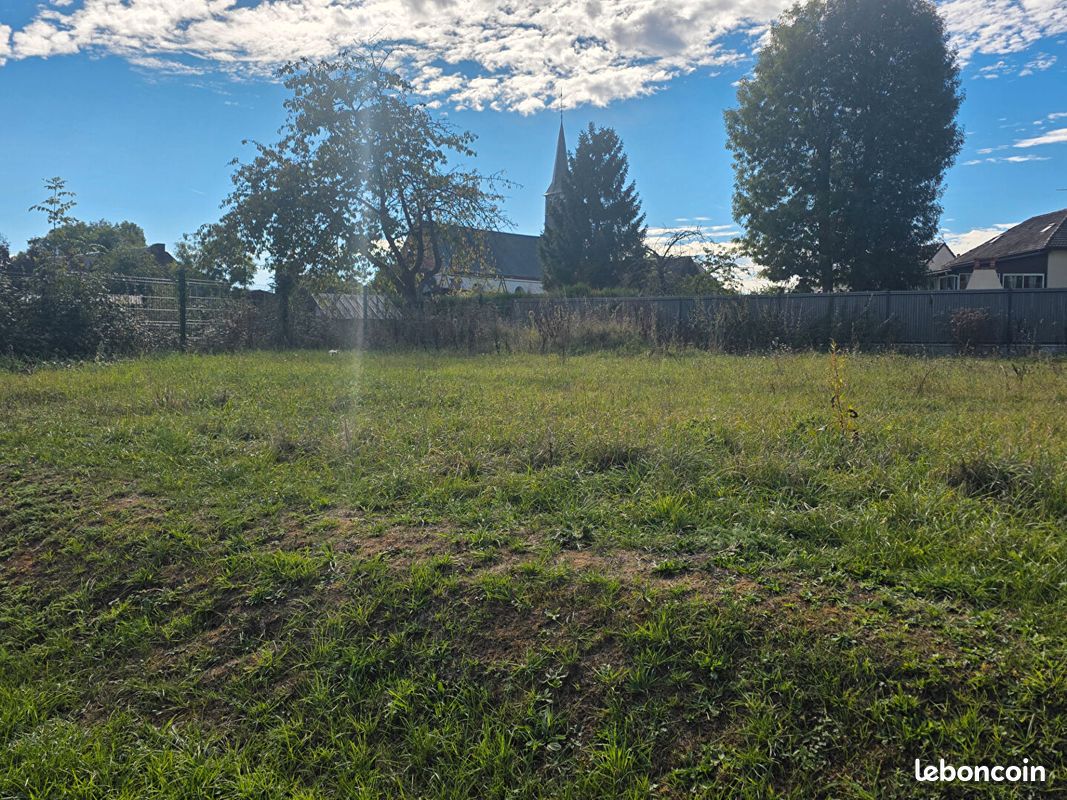 Terrain 616 m² · à Crèvecœur-le-Grand · 616 m² · 30 000 €