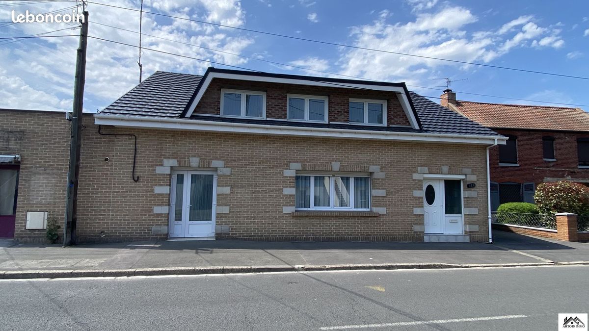 Maison 6 pièces 200 m² · à Vermelles · 200 m² · 272 000 €