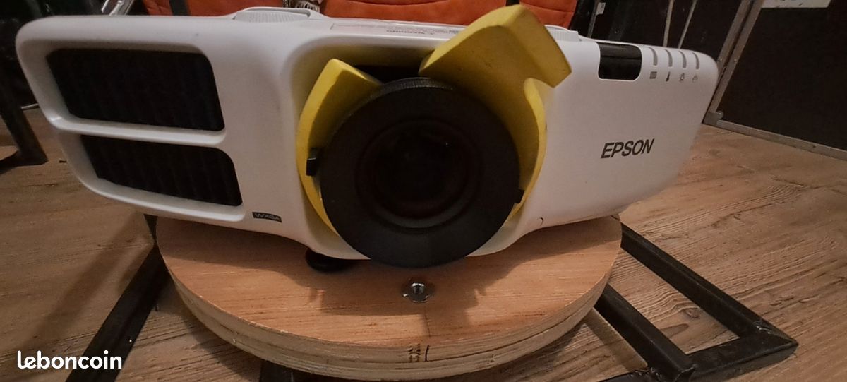 Video projecteur pro 6500lumen (image 1)