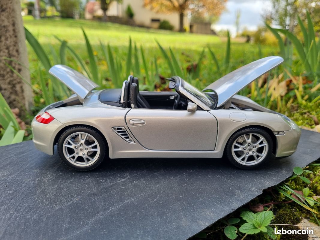 Porsche 987 Boxster gris 1/18 Maisto Collection