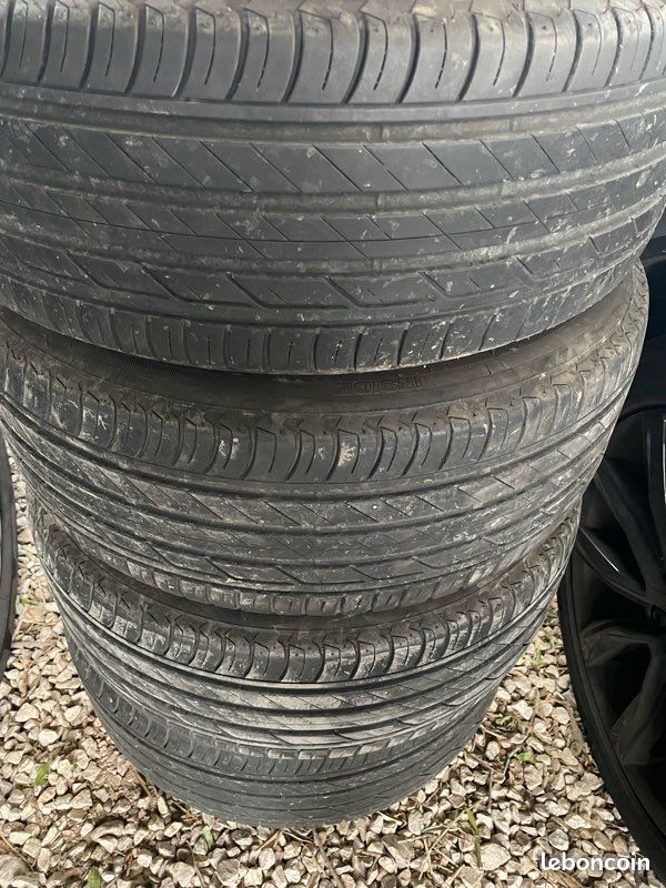 4 pneus Bridgeston Turanza 215/50 R18 92W (image 1)