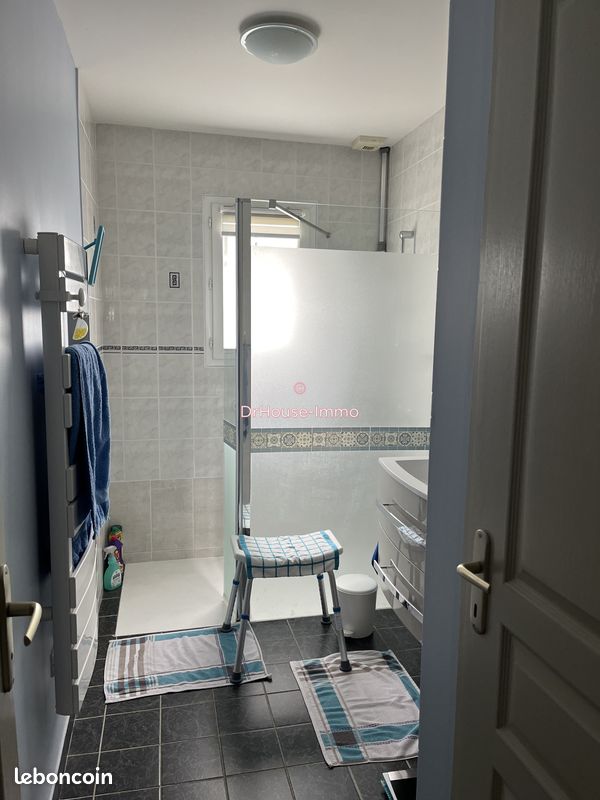 Maison 5 pièces 85 m² - Neuville-de-Poitou 86170 (image principale 5)