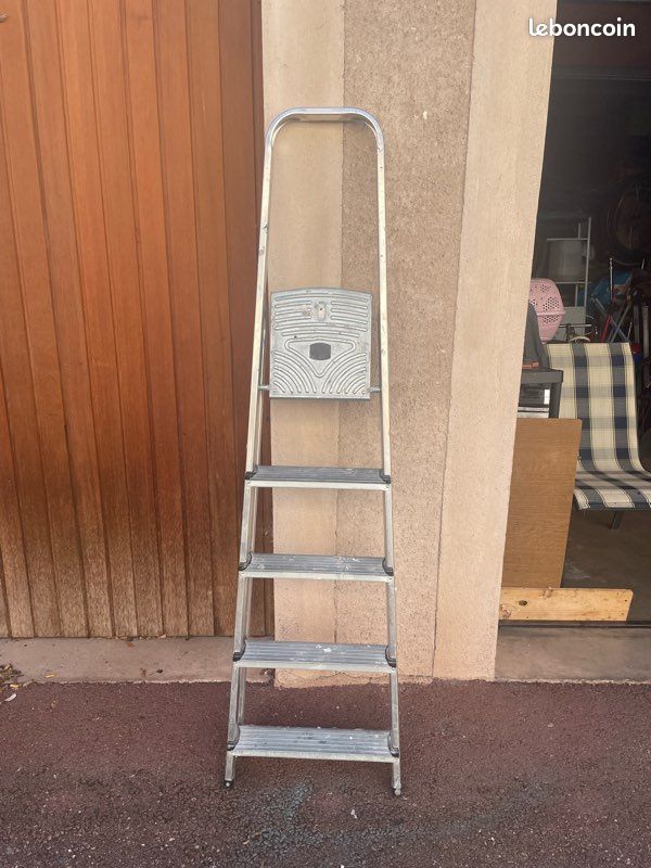 Échelle escabeau pliable aluminium (image 2)