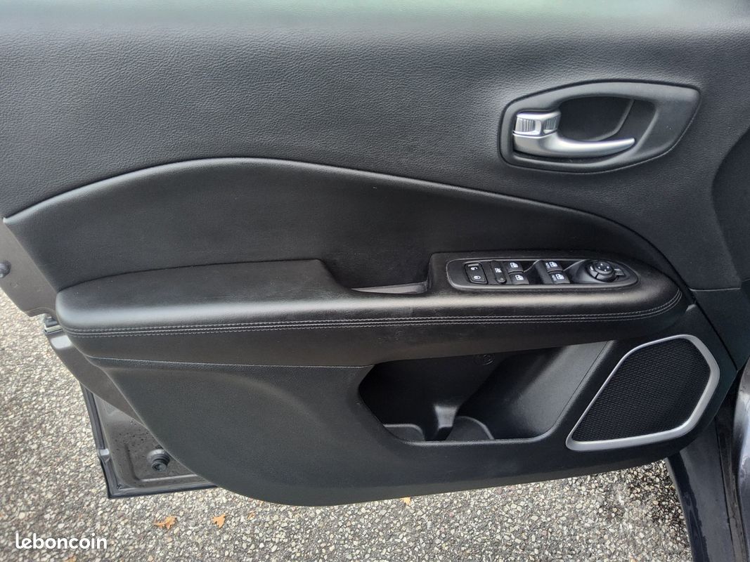 JEEP COMPASS 1.6 I MultiJet II 120 ch BVM6 Brooklyn Edition (image 14)