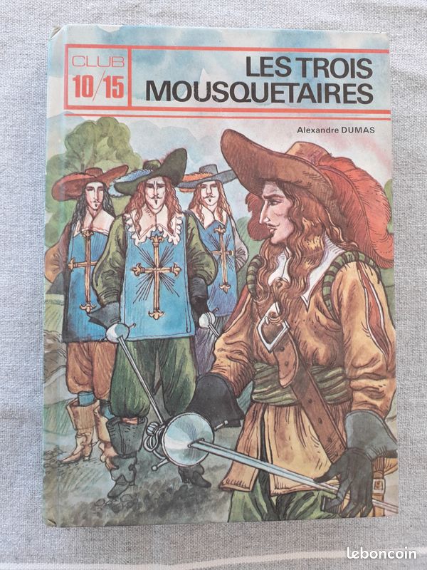 Livre enfant ancien " les 3 mousquetaires " (image 1)
