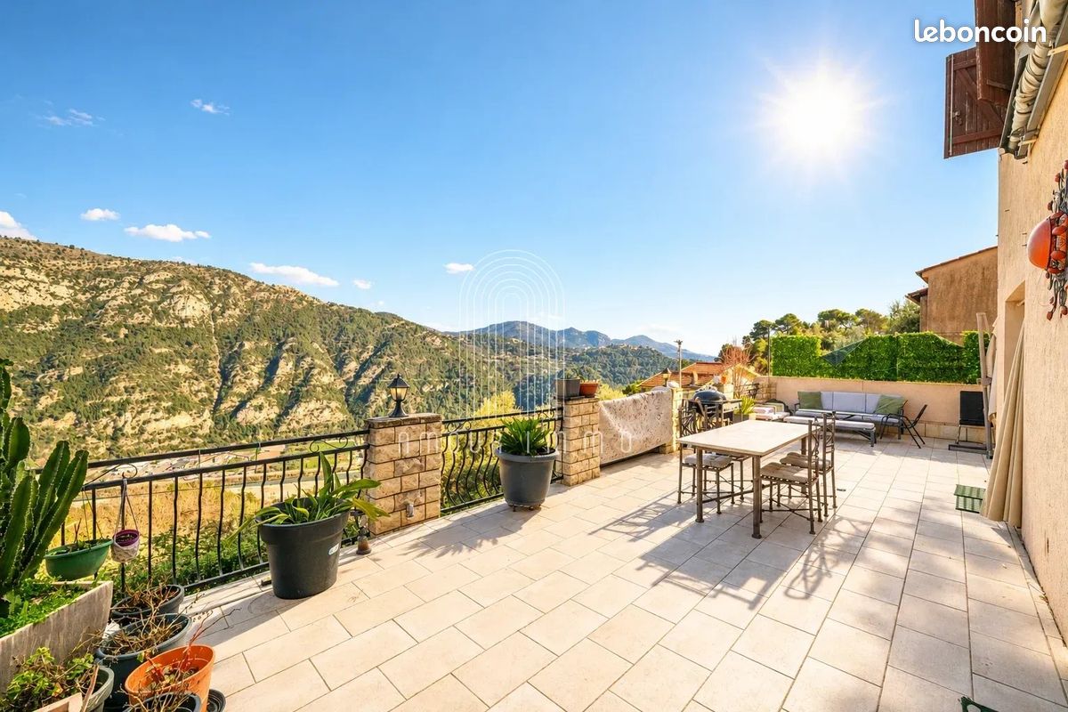 Maison 6 pièces 170 m² · à Gilette · 170 m² · 550 000 €