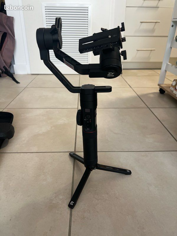 Stabilisateur Zhiyun Crane 2 + Follow Focus – Très bon état (image 2)