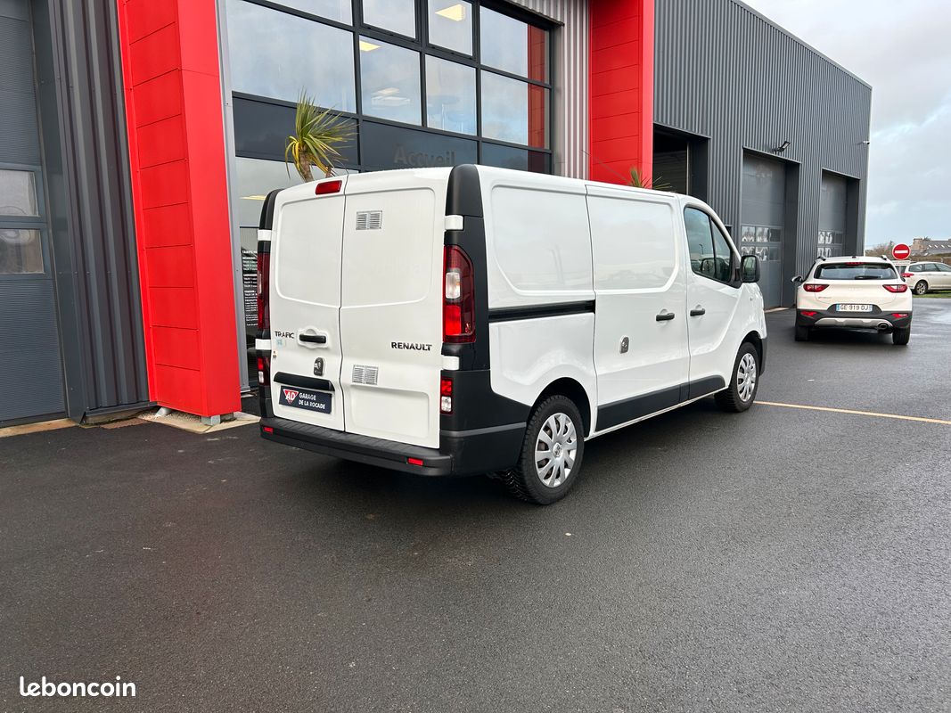 Renault Trafic FOURGON L1H1 1200 KG DCI 125 ENERGY GRAND CONFORT 15400 HT / 18480 TTC (image 2)